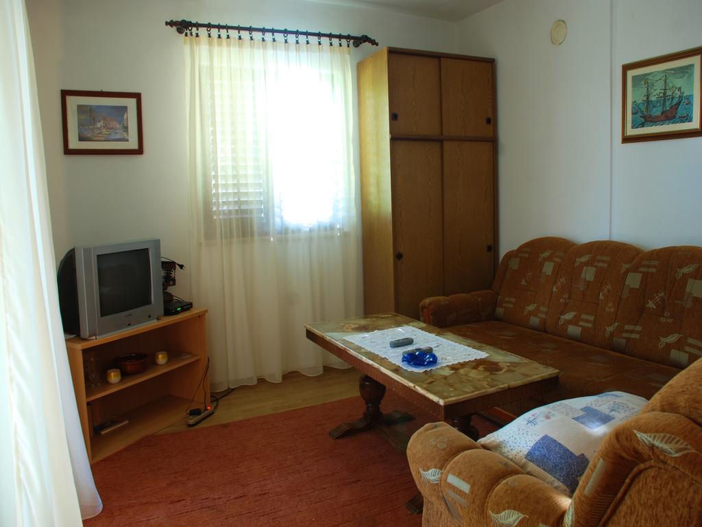 Filipo Apartments Пореч Экстерьер фото